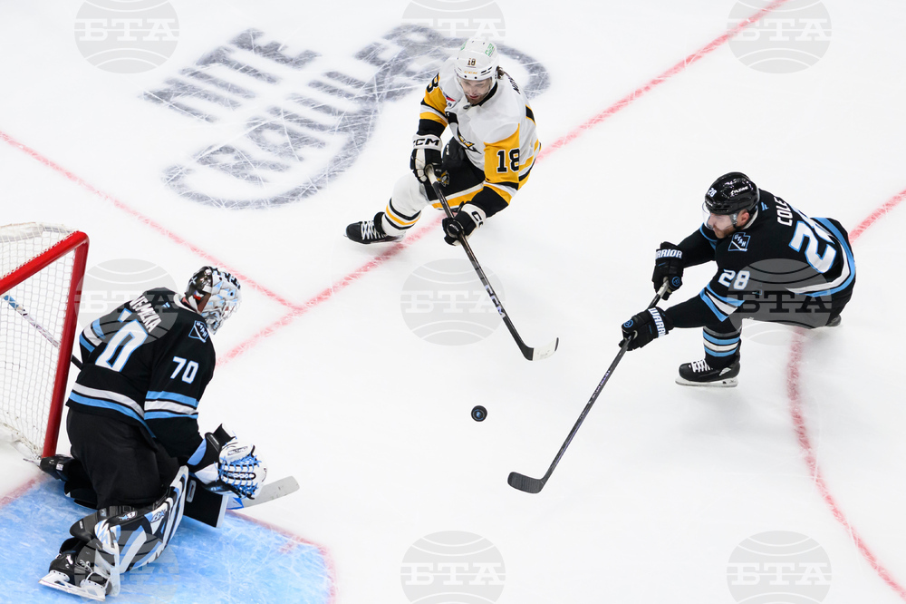 Penguins Mammoth Hockey