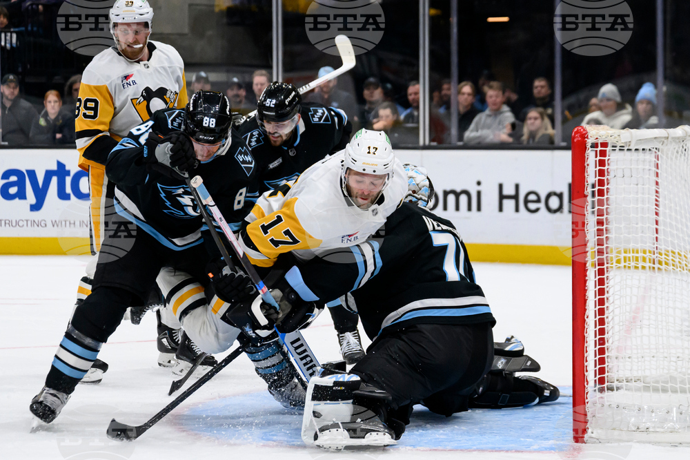 Penguins Mammoth Hockey