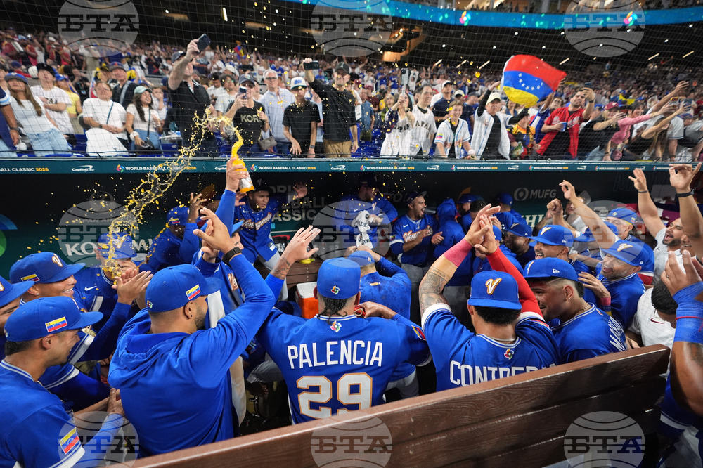 APTOPIX WBC Venezuela Japan Baseball