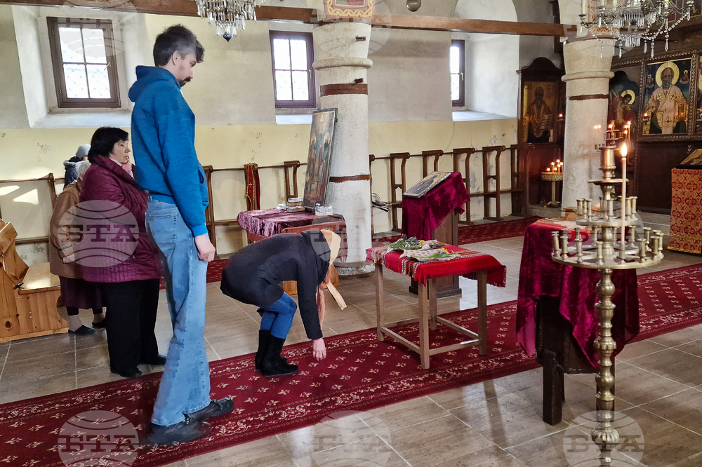 Шумен - храм „Св. Пророк Илия“ - неделна служба