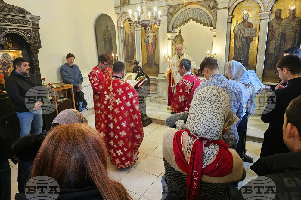 Русе - параклис „Св. св. Кирил и Методий" - литургия