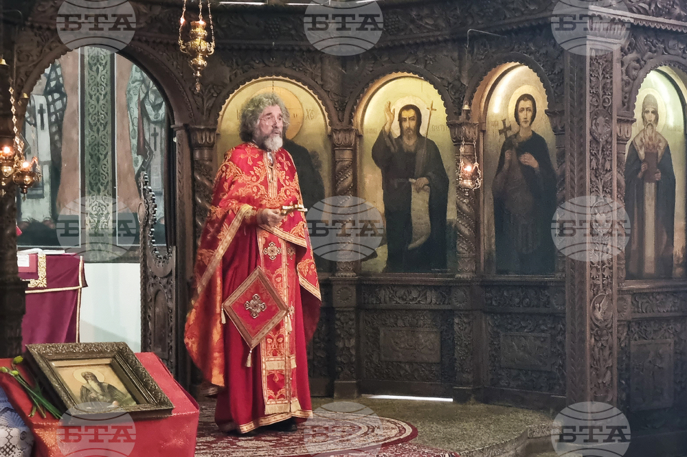 Търговище - храм „Св. Йоан Рилски“ - неделна служба