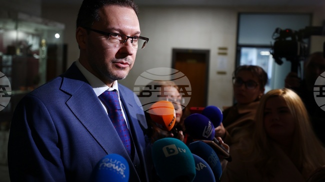 Съвсем умишлено не съм говорил за случая "Петрохан," когато бях министър на вътрешните работи, каза Даниел Митов