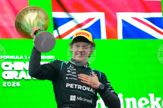 Нико Розберг поздрави Кими Антонели за първата му победа във Формула 1