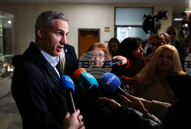 Хората с доходи до два пъти линията на бедност ще получават по 20 евро на месец заради поскъпването на горивата, каза служебният премиер Андрей Гюров 