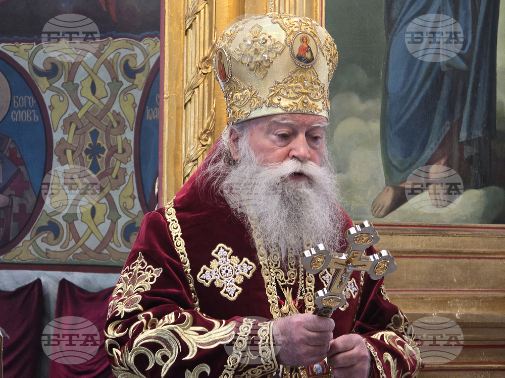 Ловеч - митрополит Гавриил - литургия