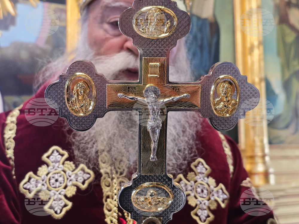 Ловеч - митрополит Гавриил - литургия