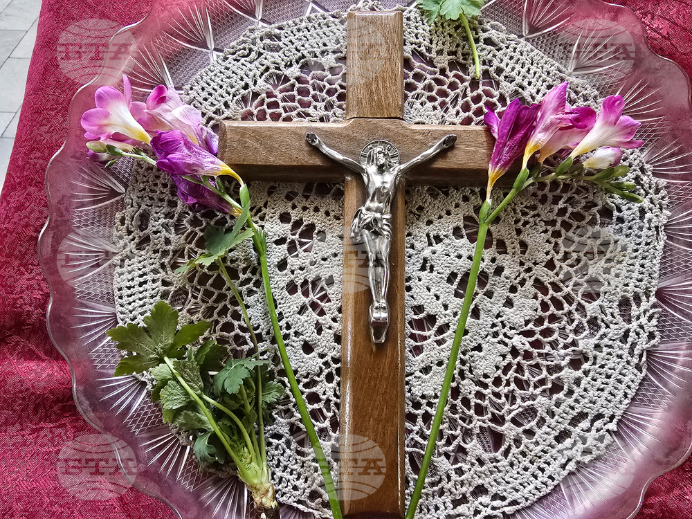 Ловеч - митрополит Гавриил - литургия