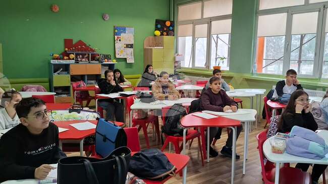 В областния кръг на състезанието „Лаборатория за изкуство“ участваха над 50 ученици, 21 от които са от ОУ „Никола Й. Вапцаров“ в Попово