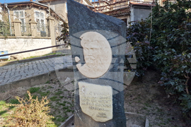 Велико Търново - Павел Бобеков - паметник