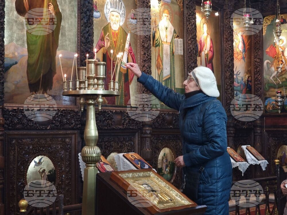 Ямбол - Неделя Кръстопреклонна - литургия