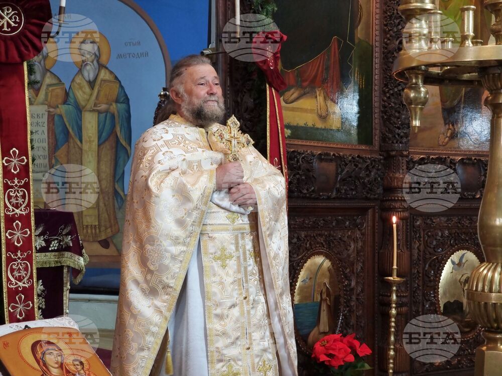 Ямбол - Неделя Кръстопреклонна - литургия