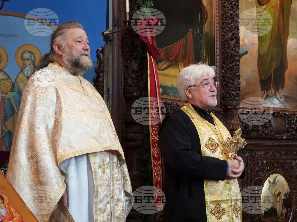 Ямбол - Неделя Кръстопреклонна - литургия