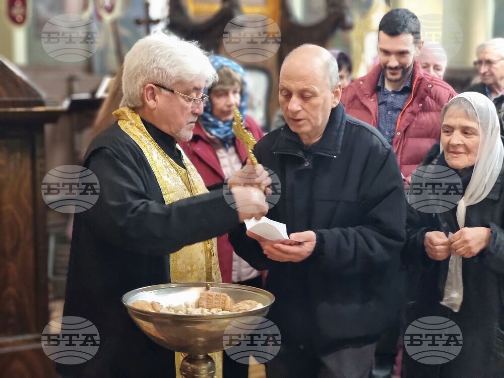 Ямбол - Неделя Кръстопреклонна - литургия