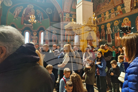 Неделя Кръстопоклонна - литургия