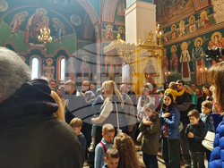 Неделя Кръстопоклонна - литургия