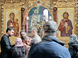 Неделя Кръстопоклонна - литургия