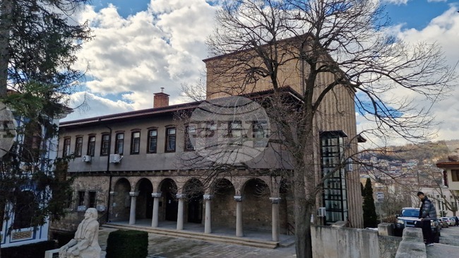 Литературни срещи, изложби и музикални прояви ще предложи 11-ото издание на „Фоайе на книгата с автограф“ във Велико Търново през април