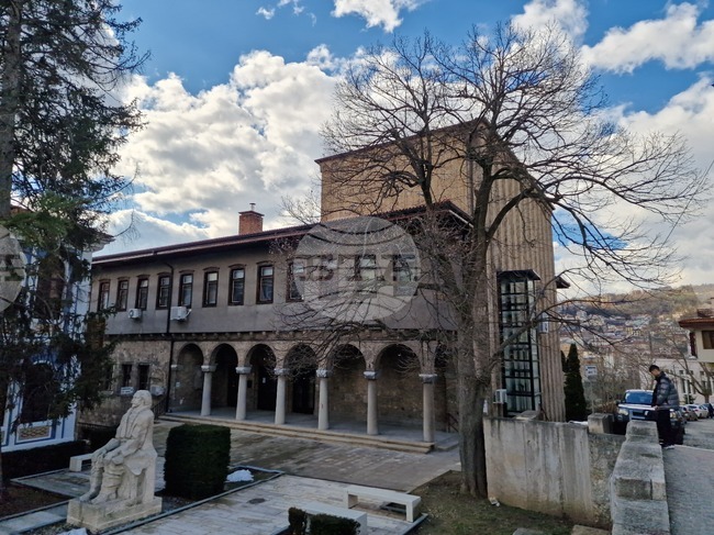 Литературни срещи, изложби и музикални прояви ще предложи 11-ото издание на „Фоайе на книгата с автограф“ във Велико Търново през април