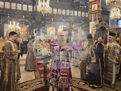 Пловдив - Неделя Кръстопоклонна - Архиерейска света литургия