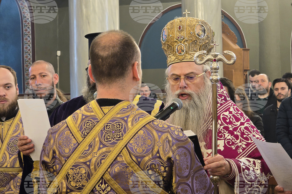 Пловдив - Неделя Кръстопоклонна - Архиерейска света литургия