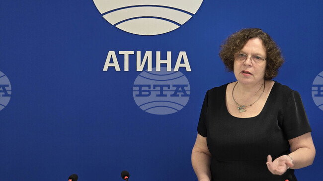 България и Гърция трябва да градят дългосрочно приятелство, опиращо се на уважение и познание на историята, каза проф. Юра Константинова