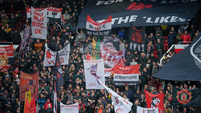 Асистентът на Майкъл Карик в Манчестър Юнайтед Стив Холанд: „Трябва да завършим на сезона възможно най-близко до върха на таблицата“