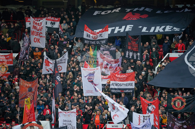 Асистентът на Майкъл Карик в Манчестър Юнайтед Стив Холанд: „Трябва да завършим на сезона възможно най-близко до върха на таблицата“