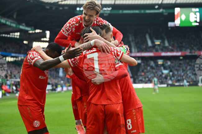 Майнц победи като гост директния съперник в битката за оцеляване в Бундеслигата Вердер Бремен