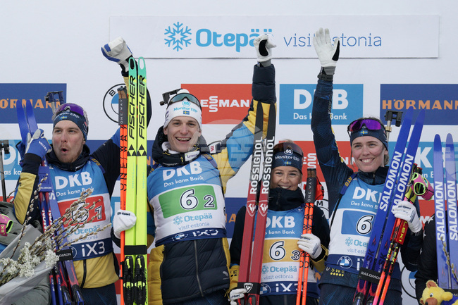 Швеция преодоля ранно изоставане, за да спечели класическата смесена щафета от Световната купа по биатлон