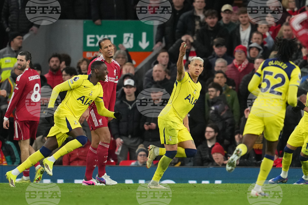 Тотнъм измъкна равенство от Ливърпул с гол на Ричарлисон в края на мача