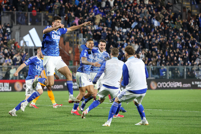 Комо надигра Рома за четвъртата си поредна победа в Серия "А"