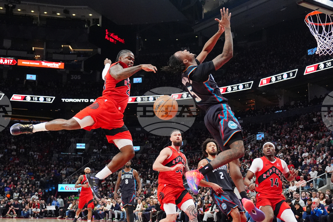 CORRECTION APTOPIX Pistons Raptors Basketball