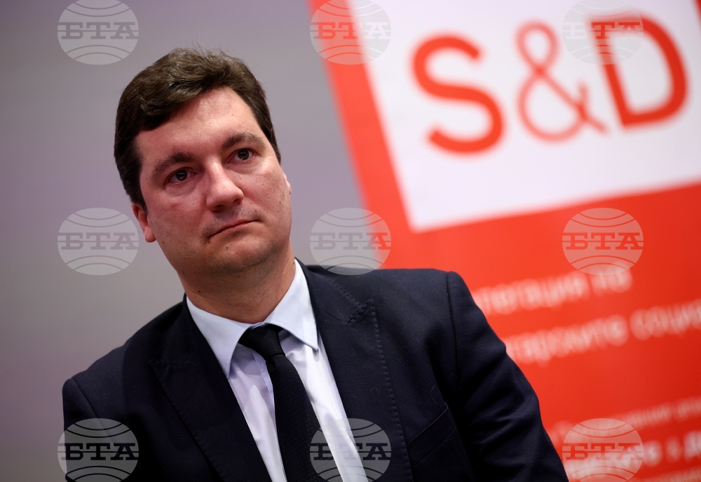Кръгла маса "Работа за младите, младите на работа"