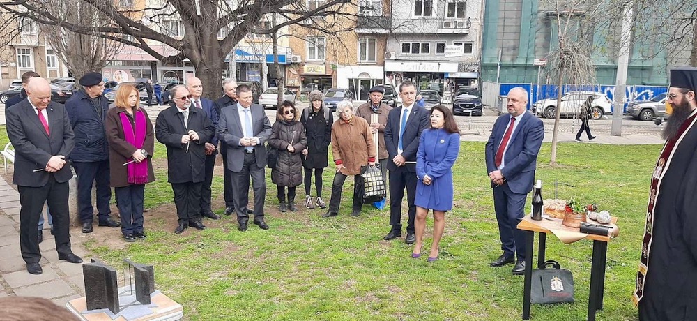 Министър Тодоров присъства на символичната първа копка на Паметника на юристите – спасители на българските евреи