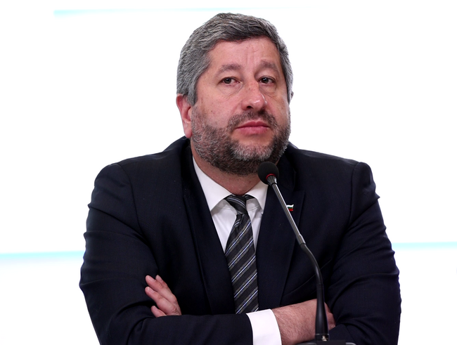 Нашата оценка е, че на тези избори обединението ни ПП-ДБ не успя да постигне своя пълен потенциал, каза Христо Иванов
