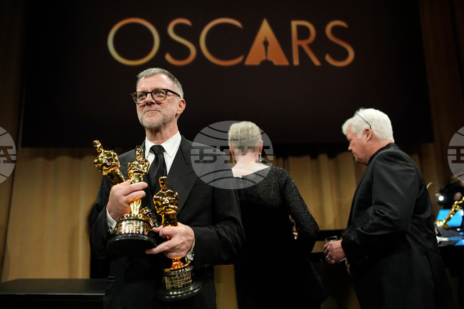Церемонията за наградите "Оскар" се превърна в триумф за "Битка след битка" и режисьора на филма Пол Томас Андерсън