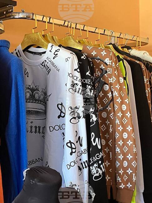 Имитационни дрехи, обувки и винтоверти са иззети в Монтана при акция на полицията 