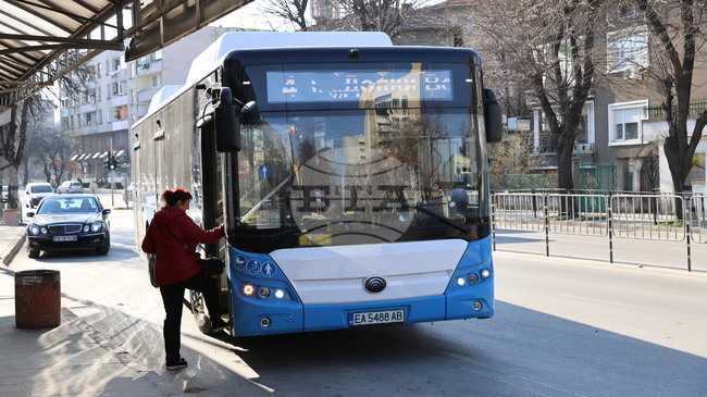 Електрически автобуси от днес обслужват една от линиите на градския транспорт в Асеновград 
