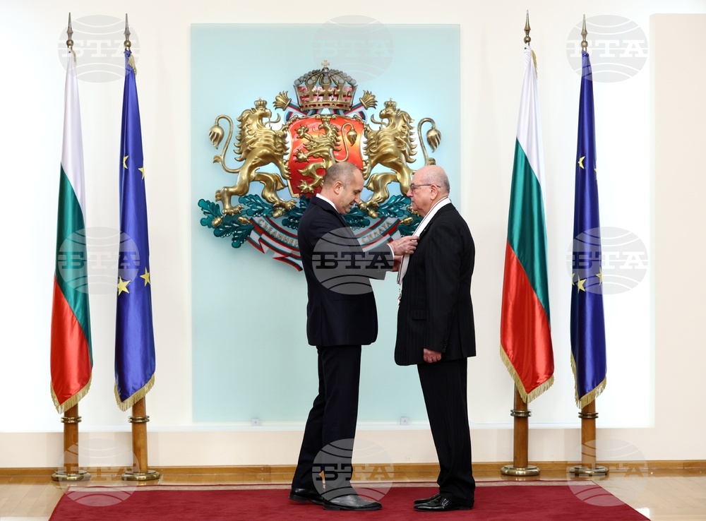 Румен Радев - Световен ден на здравето - лекари - награждаване - проф. д-р Красимир Гигов