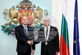 Румен Радев - Световен ден на здравето - лекари - награждаване - проф. д-р Красимир Гигов