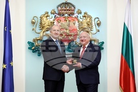 Румен Радев - Световен ден на здравето - лекари - награждаване - проф. д-р Тодор Черкезов