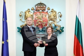 Румен Радев - Световен ден на здравето - лекари - награждаване - Милка Василева