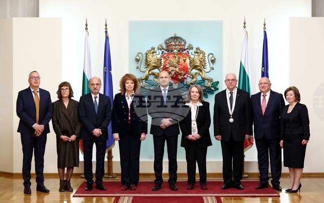 Румен Радев - Световен ден на здравето - лекари - награждаване