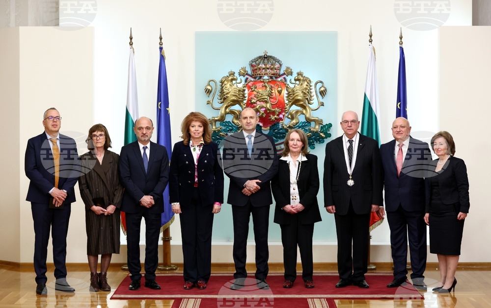 Румен Радев - Световен ден на здравето - лекари - награждаване