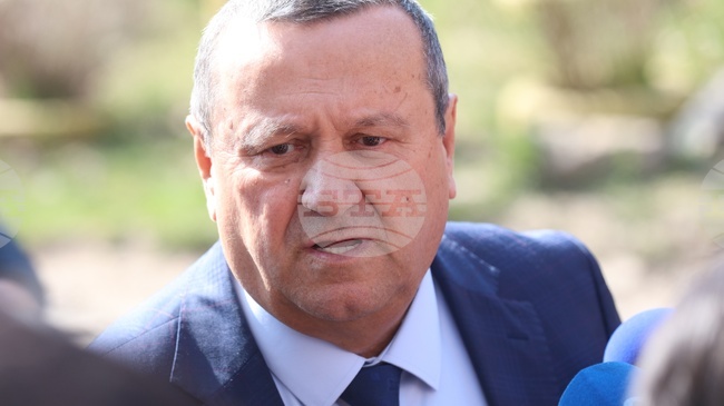 Социалната работа изисква не само знания и умения, но и съпричастност, каза Хасан Адемов по случай Световния ден на социалния работник