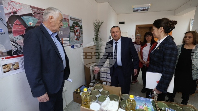 Ще бъдат раздадени 4700 тона хранителни продукти по линия на европейската солидарност, обяви служебният министър Хасан Адемов