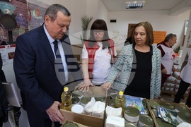 Кампания за раздаване на хранителни продукти от първа необходимост