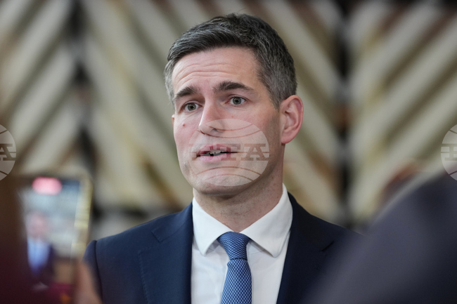 Турция е ключов съюзник в южния фланг на НАТО, заяви по време на посещение в Анкара нидерландският външен министър Том Берендсен