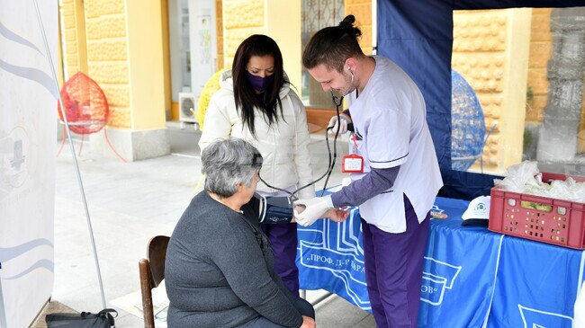 Пункт за измерване на кръвно и телесни показатели ще бъде разположен пред Общината в Сливен в Световния ден на здравето